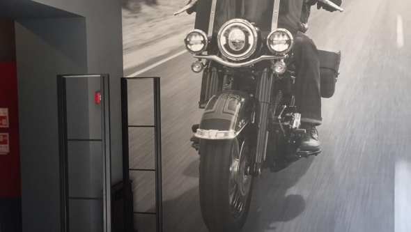 Мотосалон Harley-Davidson, г. Воронеж - 2 прохода по 120 см