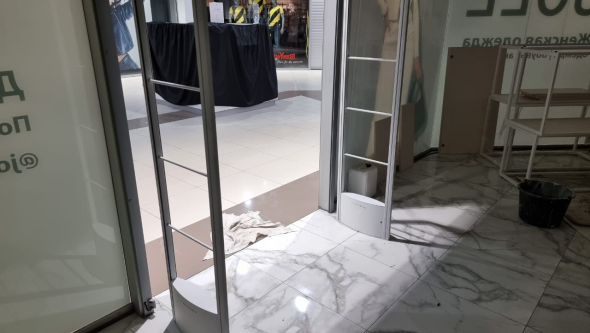 Магазин JOLE, г. Воронеж, ТРЦ Московский проспект - 2 прохода по 180 см