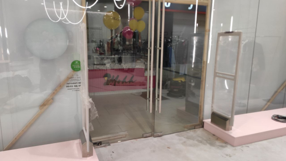 Магазин Forest, г. Краснодар, ТРЦ Галерея Краснодар  - 2 прохода по 220 см