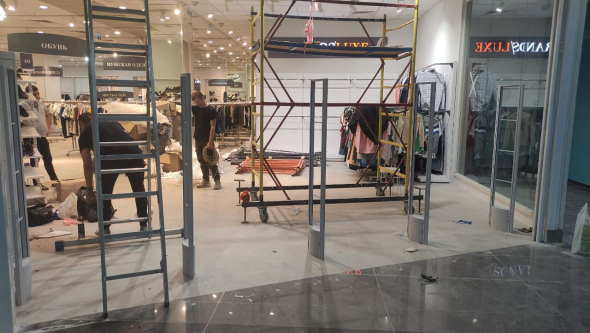 Магазин Brandsmart, г. Москва, ТЦ Водный - проход 480 см