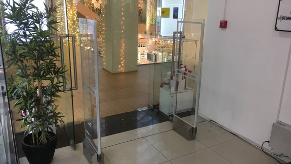 Магазин MY STORE, г. Самара, ТЦ Incube  - проход 140 см