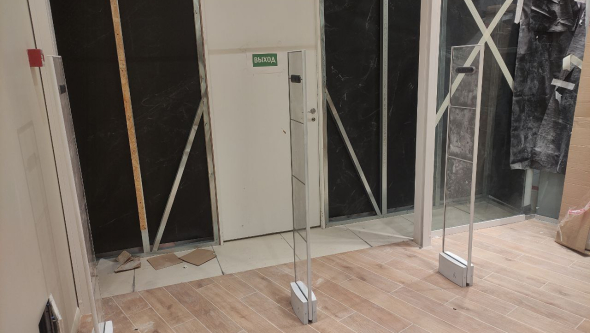 Магазин Wandu, г. Москва, ТЦ Авиапарк - проход 250 см