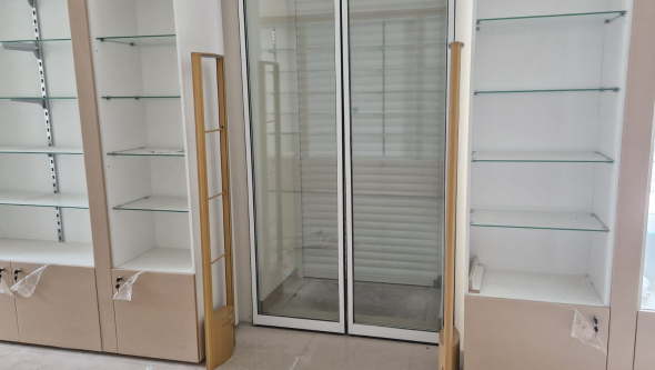 Магазин одежды, г. Ессентуки, ул Кисловодская 90 - 2 прохода по 140 см