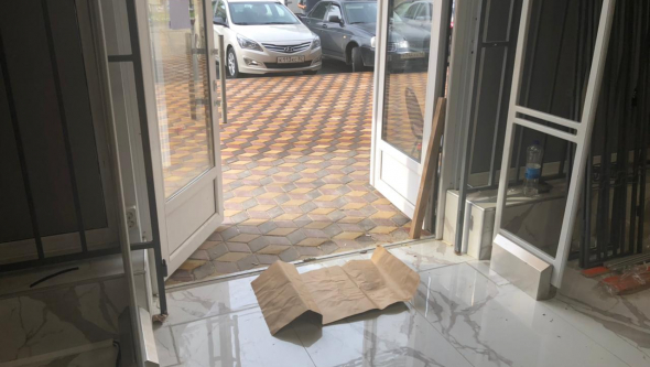 Магазин DNS, Республика Крым, Белогорский район, пгт Зуя - 2 прохода по 220 см