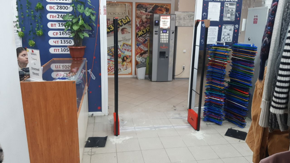 Секонд-хенд Лондон, г. Воронеж, ТЦ Калинка - проход 140 см