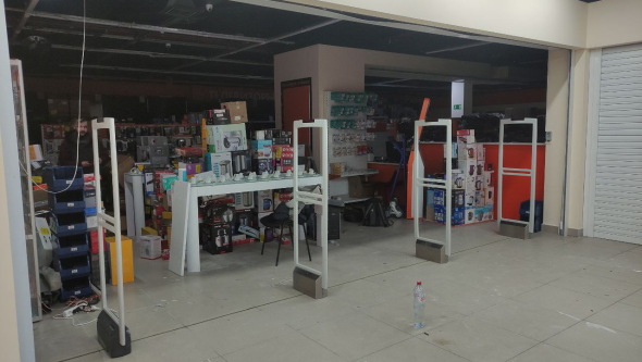 Магазин DNS, Московская область, г. Мытищи, ТЦ Перловский - проход 6 метров