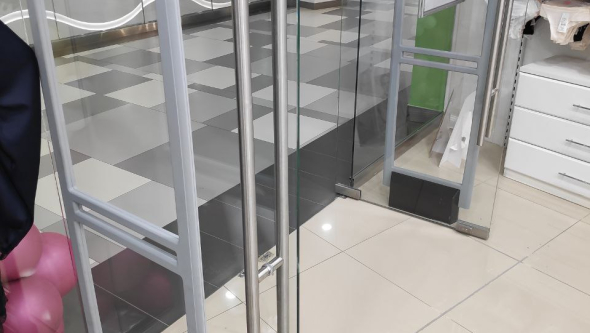 Магазин Бретель, г. Липецк, ТРЦ Ривьера - проход 200 см