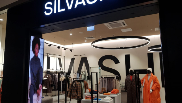 Магазин SILVASHI, г. Москва, ТЦ Метрополис - проход 380 см