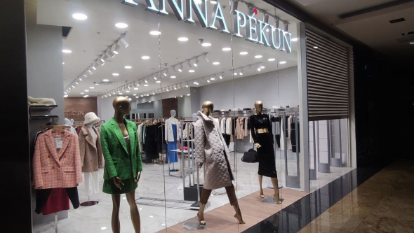 Магазин ANNA PEKUN, г. Москва, ТРЦ Афимолл Сити - проход 280 см
