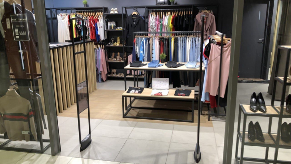 Магазин Sosna, г. Воронеж, ТЦ Атмосфера - проход 220 см