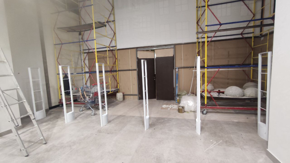 Магазин No Name, г. Москва, ТЦ МЕГА Теплый Стан - проход 740 см