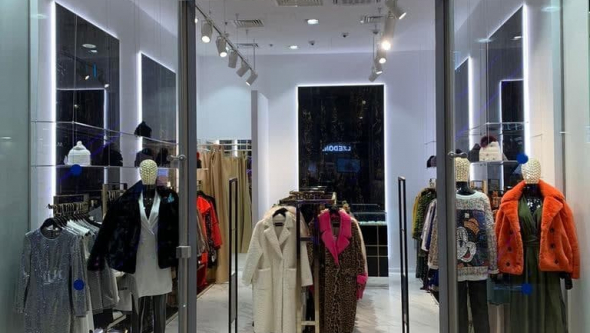 Магазин CHERRY Moscow, г. Москва, ТЦ Европейский - проход 2 метра