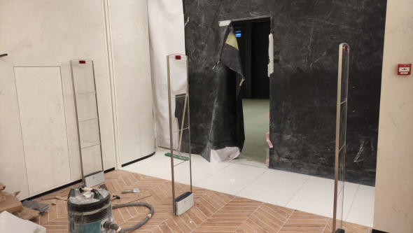 Магазин INNI, г. Москва, ТЦ Авиапарк - проход 350 см