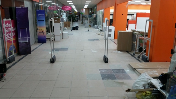 Магазин DNS, г. Сосновый бор, Ленинградская область - 2 прохода по 5 метров