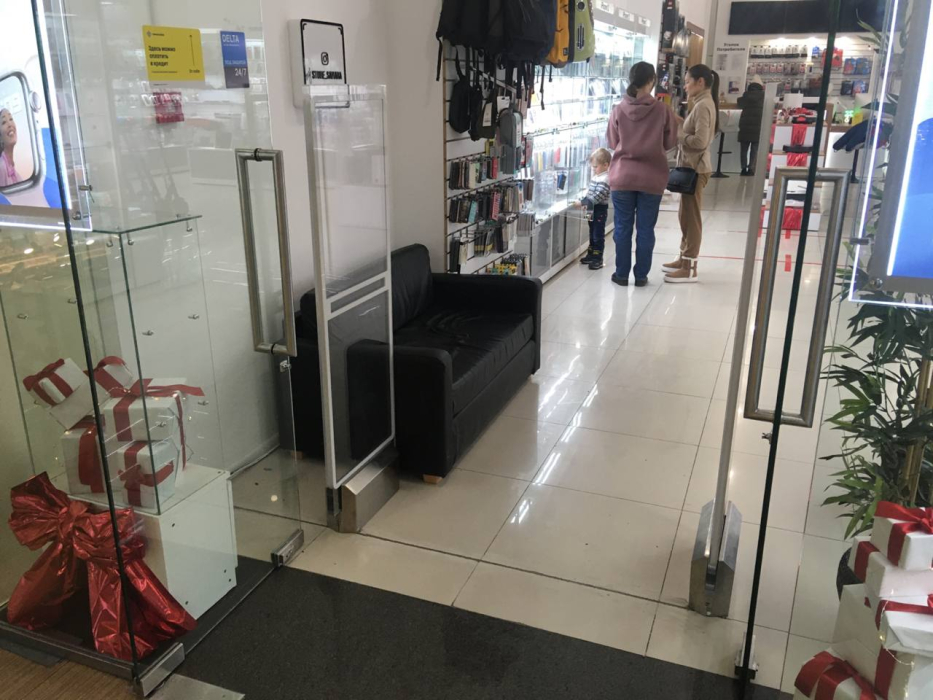 Магазин MY STORE, г. Самара, ТЦ Incube  - проход 140 см1