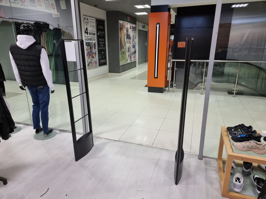 Магазин Easy Shop, г. Воронеж, ТЦ Атмосфера - проход 180 см0
