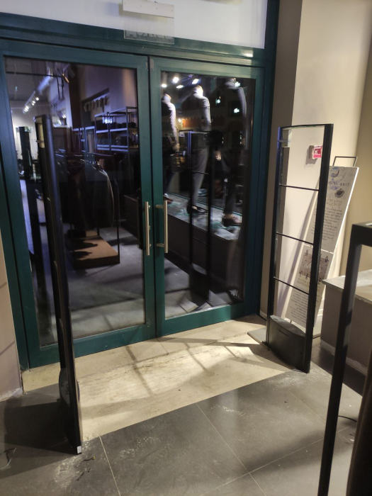 Магазин Damat Tween, г. Москва, Outlet Village Белая Дача - 2 прохода по 180 см3