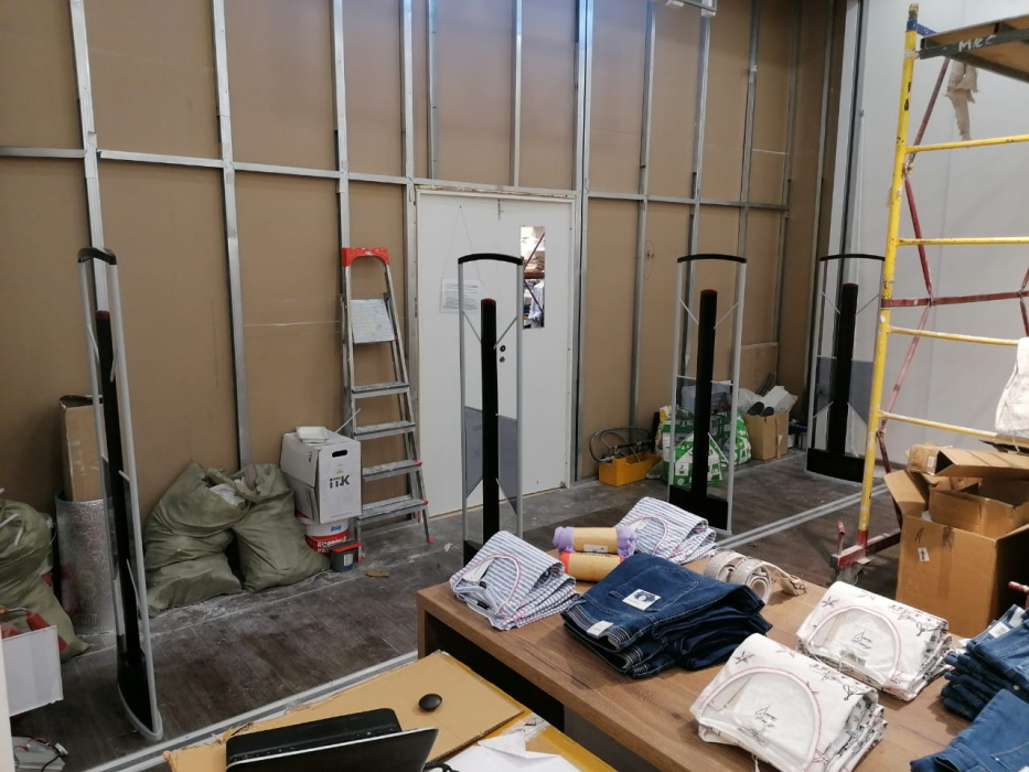 Магазин Кёльн, г. Новосибирск, ТРЦ Аура - проход 610 см3