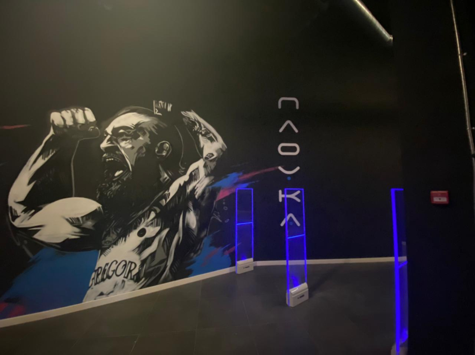 Киберспортивный клуб Colizeum, г. Москва - несколько проходов с разной шириной0
