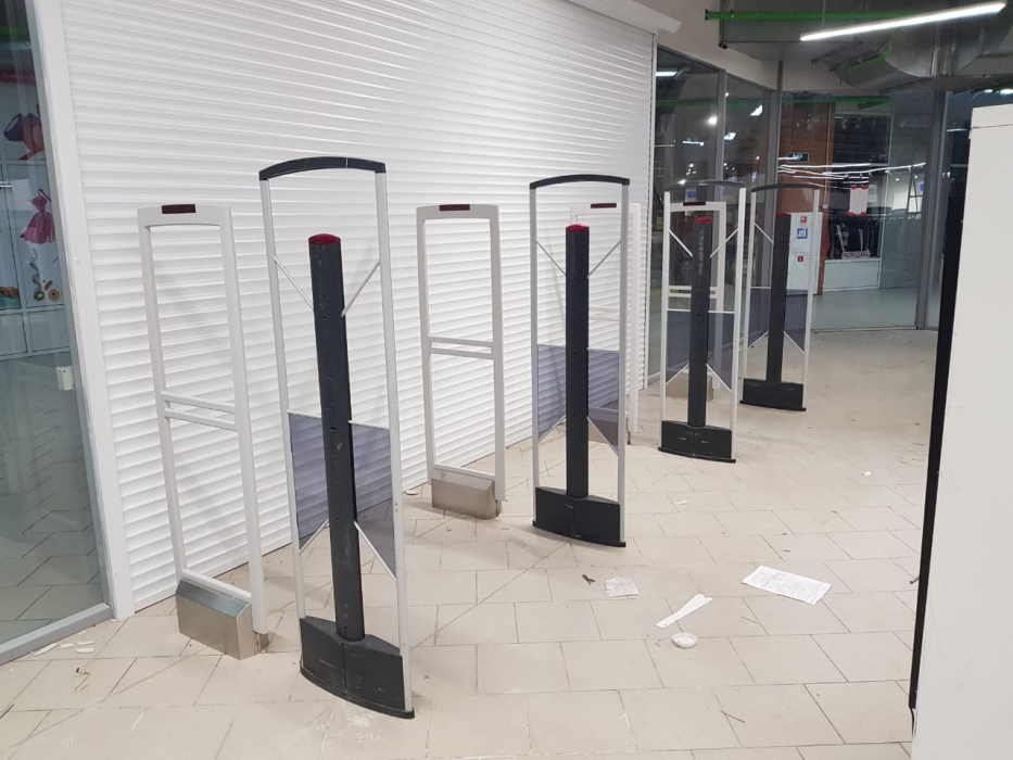 Магазин WOSS Brands Outlet, г. Москва - проход 5 метров1