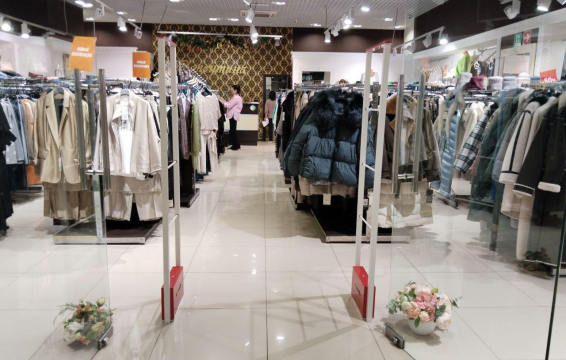 Магазин Валентина, г. Тула, ТРЦ Макси - проход 180 см