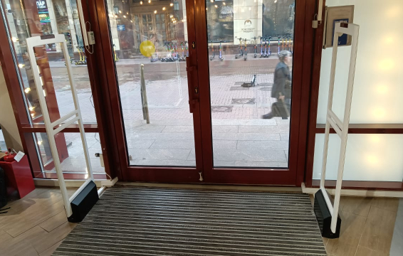 Магазин Чудесное Рядом, г. Москва, ул. Арбат 1 - проход 180 см