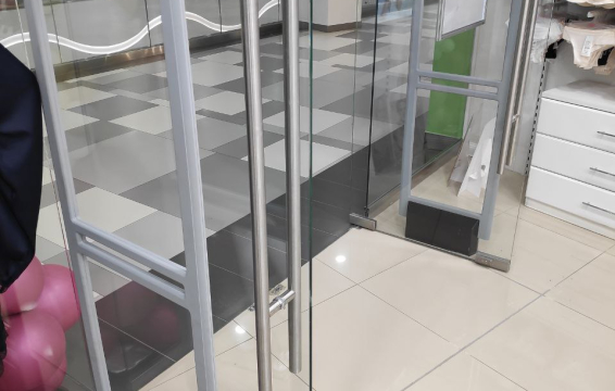 Магазин Бретель, г. Липецк, ТРЦ Ривьера - проход 200 см