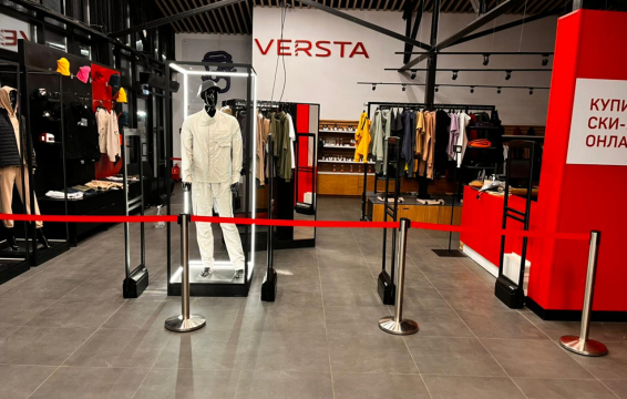 Магазин Красная Поляна, г. Сочи, п. Красная Поляна - 2 прохода с разной шириной