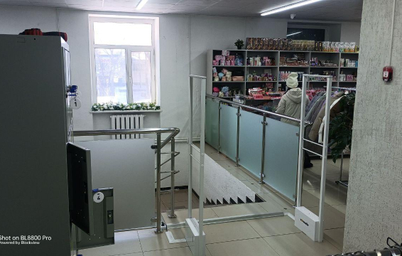 Магазин Nikol, Республика Казахстан, г. Павлодар, ул. Камзина 51 - проход 1 метр